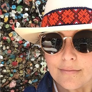 Meet your Posher, Melissa